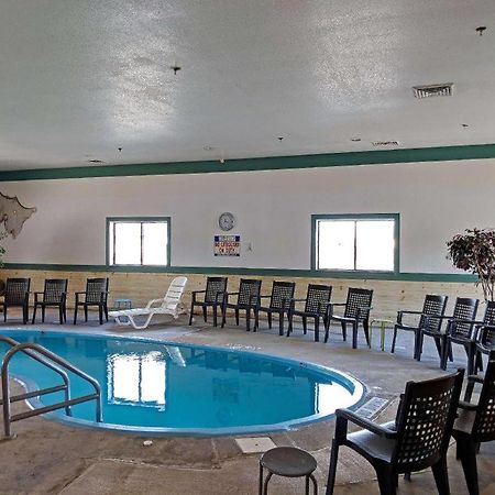 Americas Best Value Inn Торингтън Екстериор снимка
