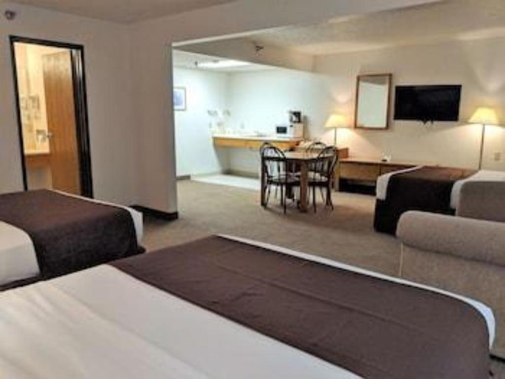 Americas Best Value Inn Торингтън Екстериор снимка